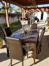 Outdoor dining room 