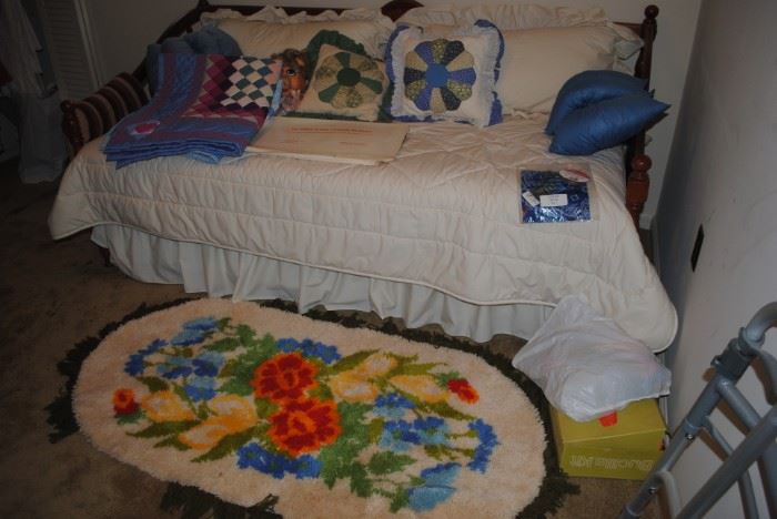 Hook rug, Daybed and trundle bed