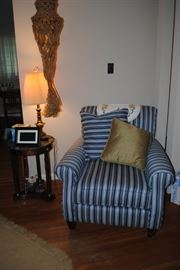 Haverty over stuff chair and marble top table