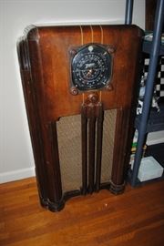 Zenith floor model radio