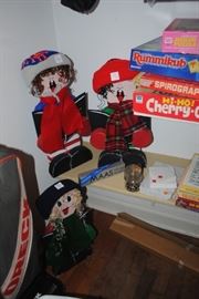 Decorative Carolers - approx 2 ft tall