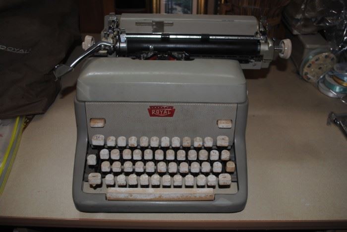 Royal Typewriter - non electric