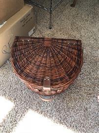 Ravinia Basket, PicNic Basket never been used could fit on front of your Bicycle.