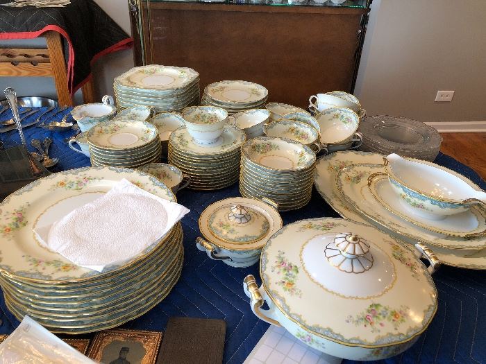 Noritake Sommerset, covered casserole, 2 serving plates, gravy boat, cream and sugar, 12 fruit bowls, 9 cups, 12 saucers, 12 soup bowls, 23 desserts, 12 salad, 10 dinner,
