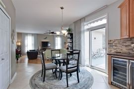 Glass Top contemporary kitchen table w/ 4 Chairs