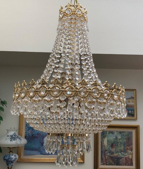 Chandelier (if you are interested in purchasing please be prepared to take it down yourself and the ceiling is VERY  high)