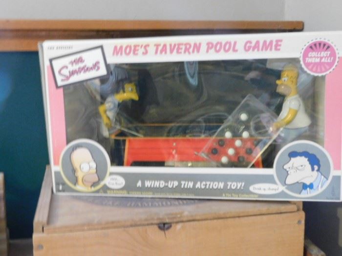 The Simpsons  MOE'S Tavern pool game, Wind-up tin action toy 