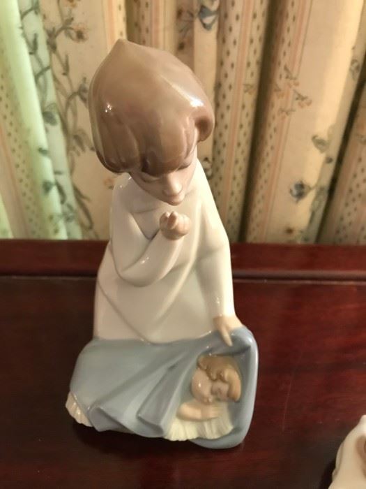 #9 4635 Lladro Mother w/Baby $65.00