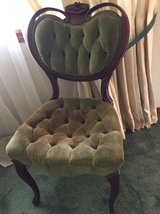 Vic side chair 