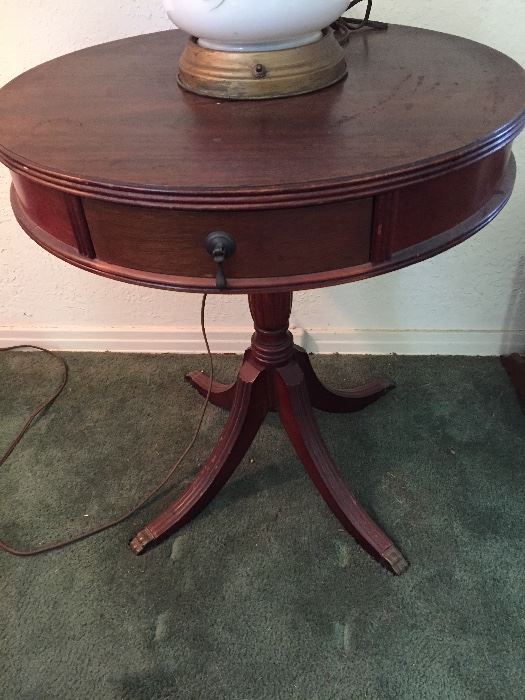 Duncan Phyfe drum table 