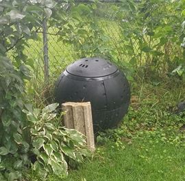spherical compost bin