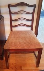  DINING ROOM TABLE & 6 CHAIRS 