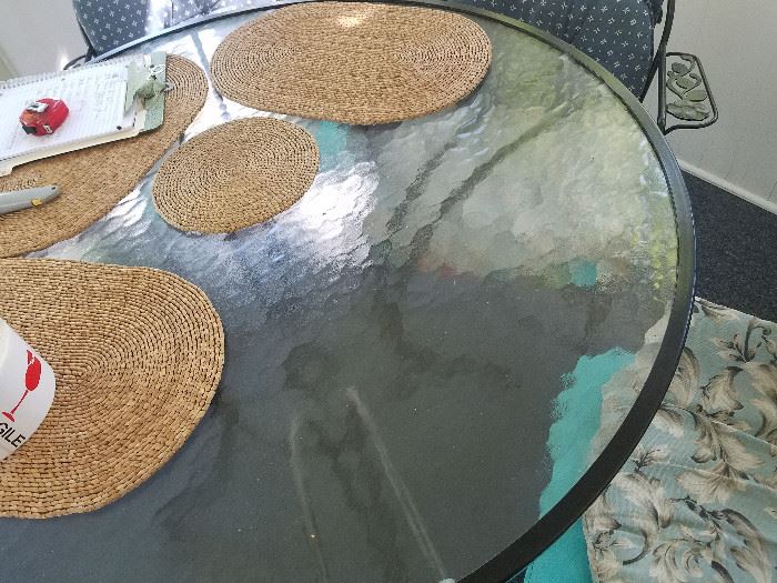 glass patio table w/4 chairs