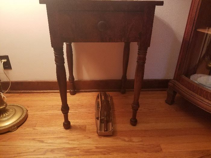 occasional table w/drawer