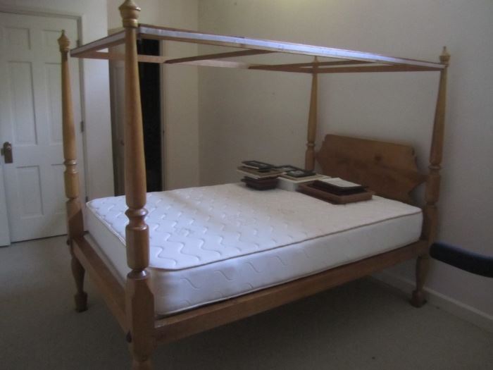 4 POSTER BED AND MATTRESS