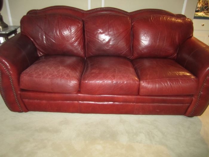 MATCHING LEATHER SOFA AND LOVESEAT