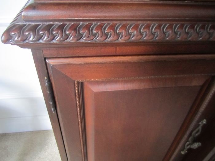 DETAIL OF CHINA HUTCH