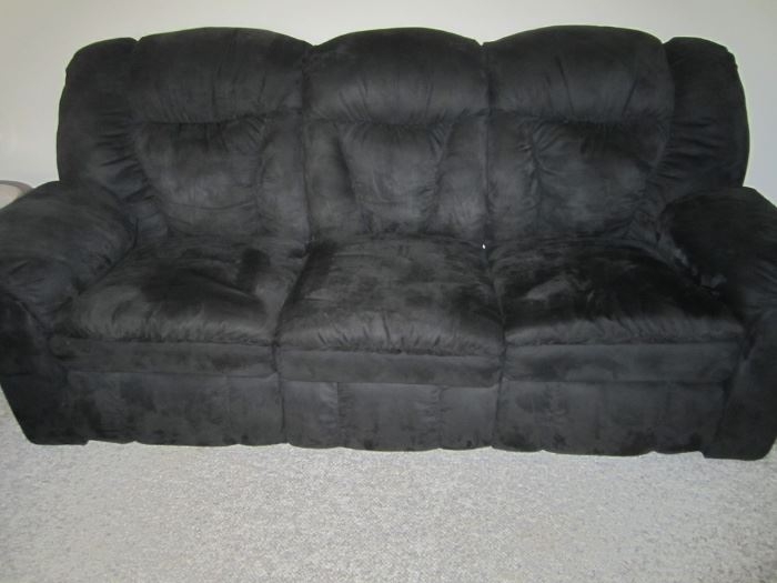 MATCHING SOFA AND LOVESEAT WITH RECLINERS