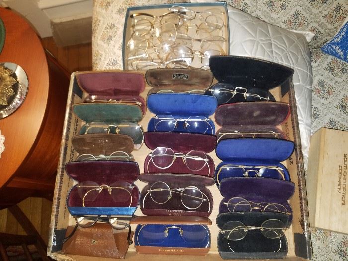 Collecting of vintage glasses...