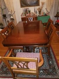 Dining room table, two leaves, 6 chairs...Nice!