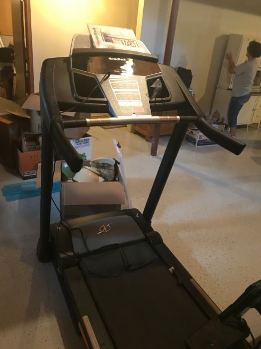 Premium treadmill