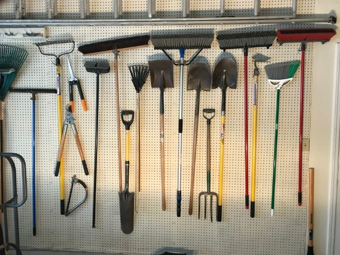 Large assortment quality garden tools