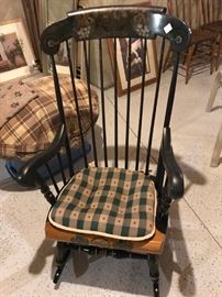 Lacquer black rocker