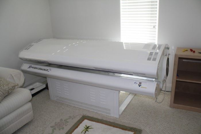 Sunsource Commercial Tanning Bed, all steal, made in usa