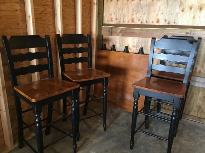Bar Height Table and 4 chairs