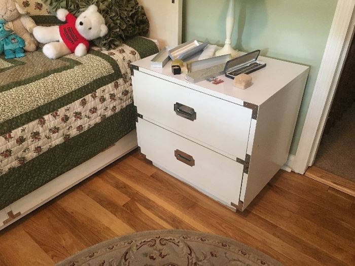 End table & twin trundle bed 