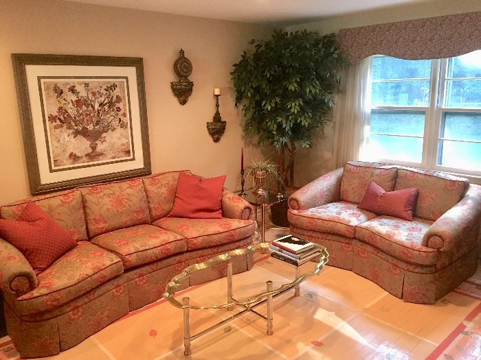 Custom living room sofas & tray top table