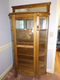 Curved glass and mirrored top and top shelf