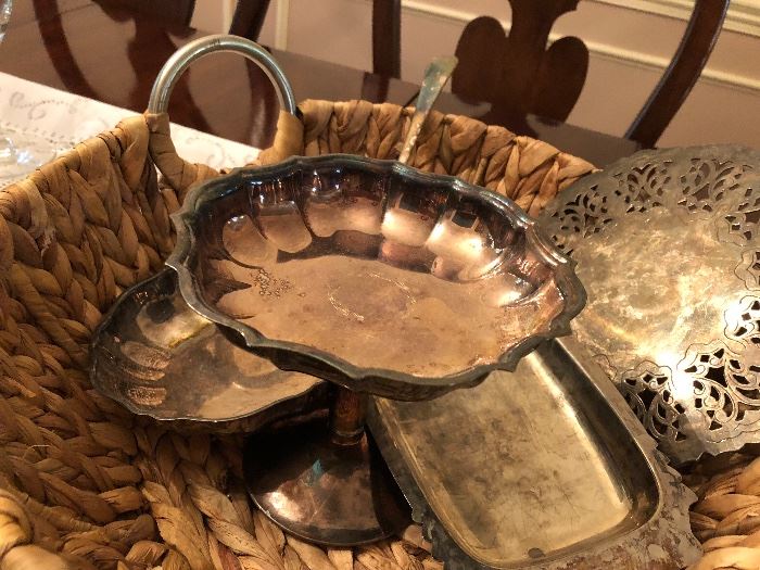 serving dishes