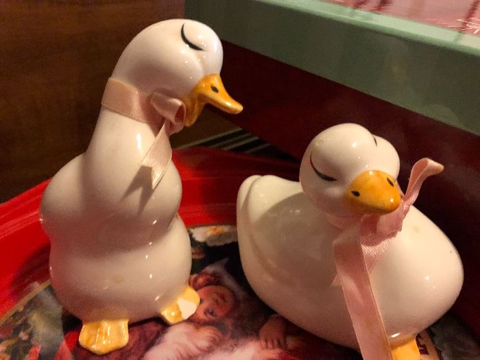 Geese figurines