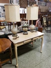 Queen Anne legged table