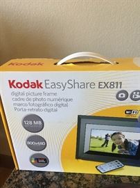 Kodak Easy Share EX811 in Box