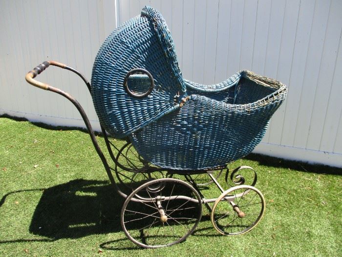 ANTIQUE WICKER BABY STROLLER CARRIAGE 