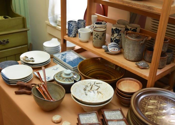 Dinnerware, Dishes, Bowls, Teacups (Stoneware, etc.)