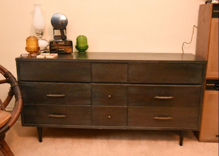 Vintage Lowboy Chest of Drawers / Dresser