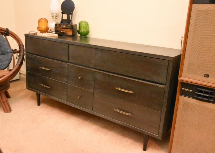 Vintage Lowboy Chest of Drawers / Dresser