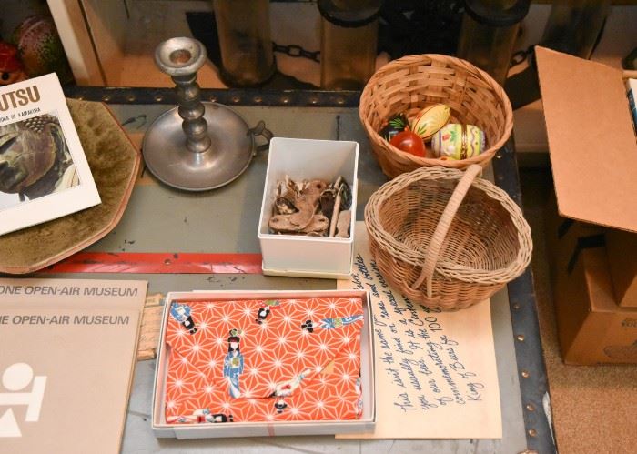 Souvenir Booklets & Pamphlets on Japan, Japanese Handicrafts, Baskets