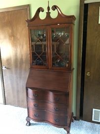 Antique mahogony secretary desk/excellent condition