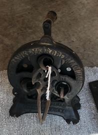 Vintage Cast Iron HAWKEYE Rope Making Machine CEDAR RAPIDS Iowa antique farm tools