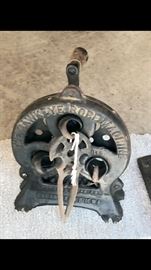 Vintage Cast Iron HAWKEYE Rope Making Machine CEDAR RAPIDS Iowa antique farm tools