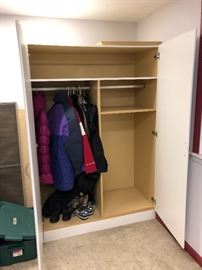 storage cabinet/wardrobe