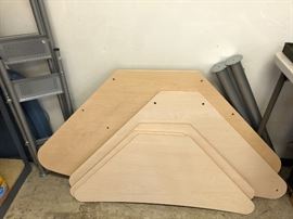 Corner computer desk