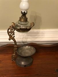 Antique ornate kerosene lamp 9"