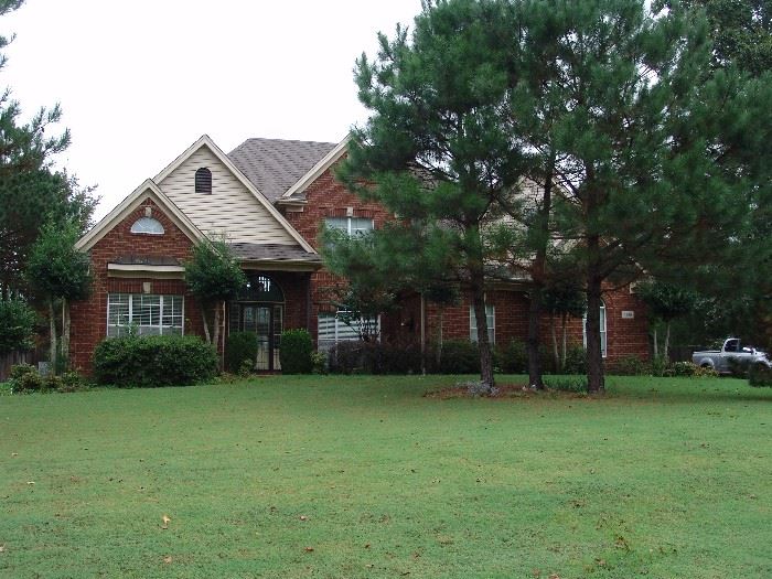 Nice Southaven home full of furniture and accessories