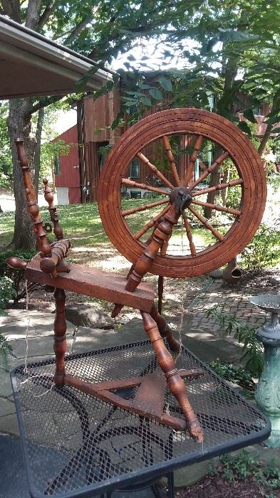 Primitive spinning wheel