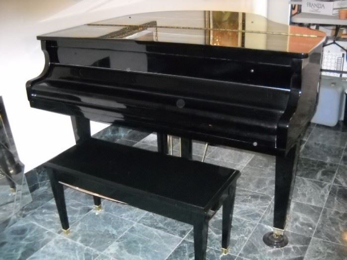 WURLITZER BABY GRAND PIANO